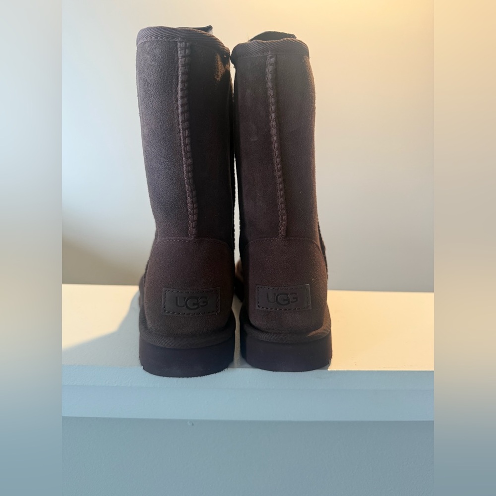 UGG Classic Short II Burnt Cedar (7) - Picture 4 of 6